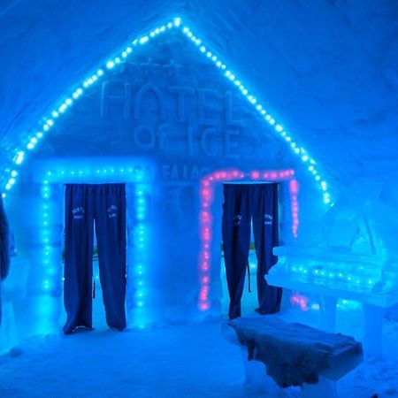 Hotel Of Ice Transylvania Cîrţişoara Exteriör bild