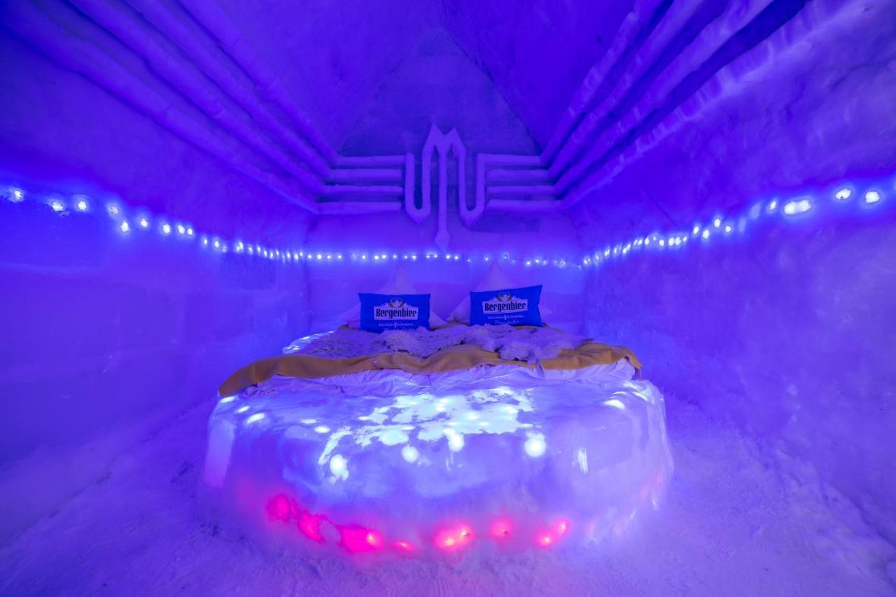 Hotel Of Ice Transylvania Cîrţişoara Exteriör bild
