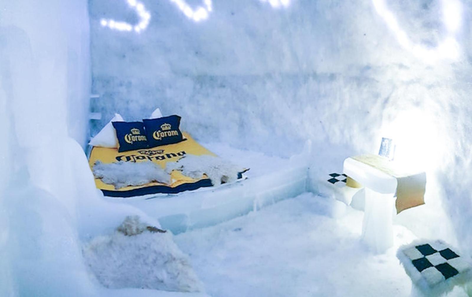 Hotel Of Ice Transylvania Cîrţişoara Exteriör bild